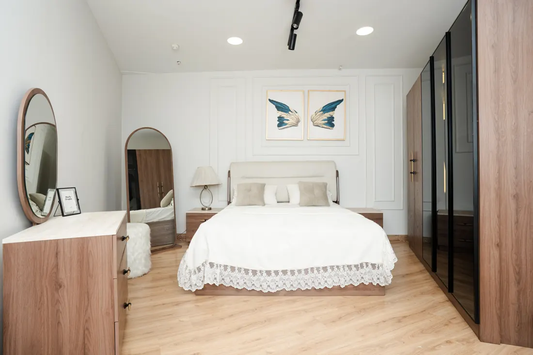 London master bedroom