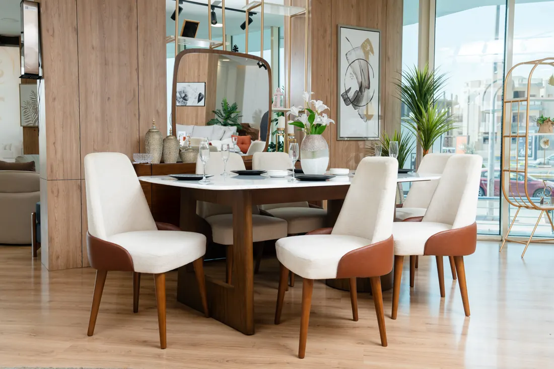 Mount Pianica dining room